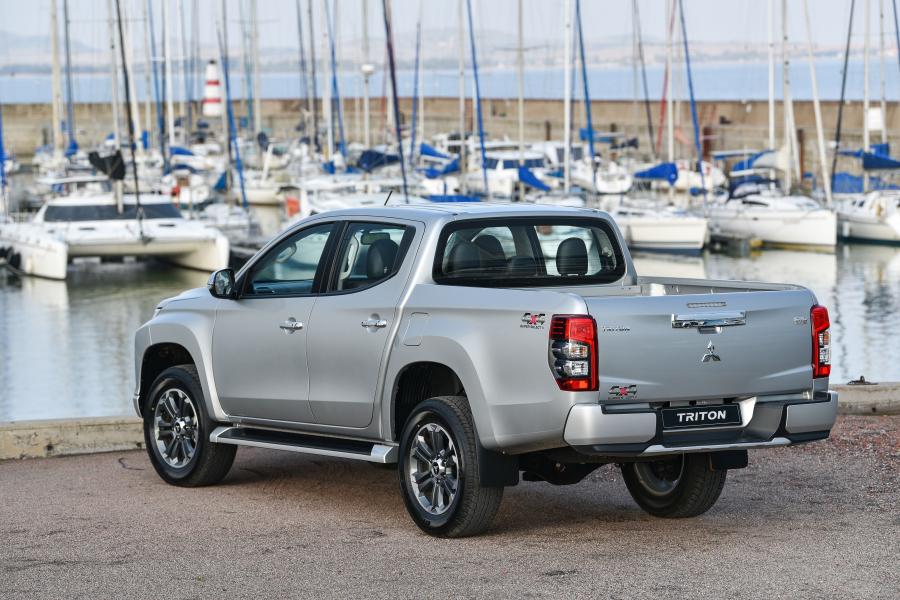  Mitsubishi Triton Double Cab 2019 года  (ZA) (фото 24 из 40)